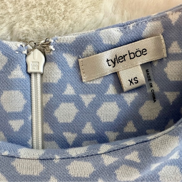 Tyler Böe | Honeycomb Shift dress - Size XS - Soft Knit - Picture 7 of 9